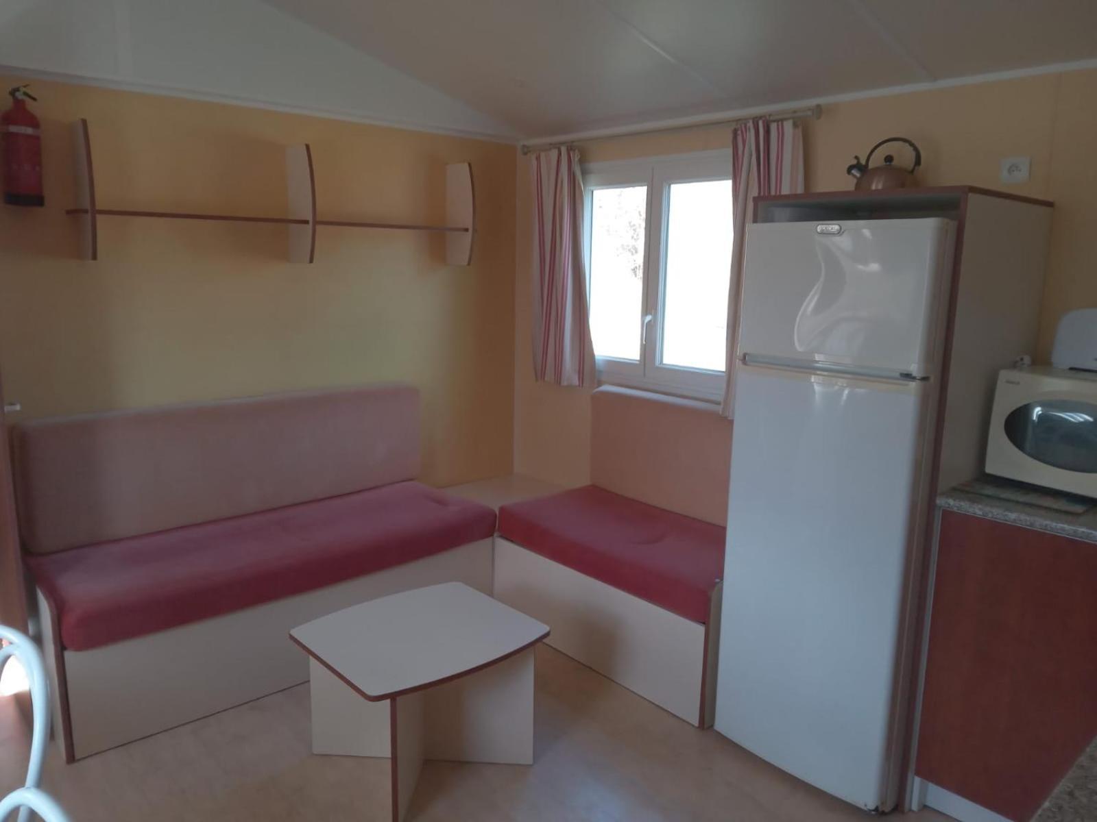 Mobile Home Sleeps 4 Monsec Zewnętrze zdjęcie